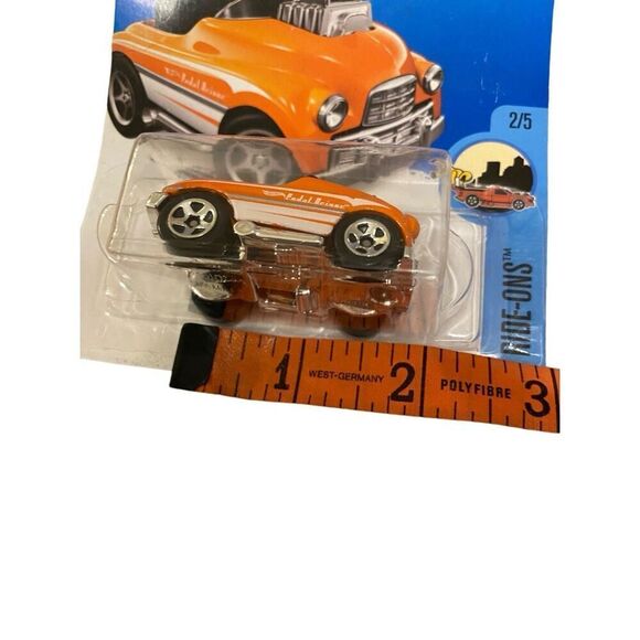 Hot Wheels 2016 Hw Ride Ons Pedal Driver Orange Factory Sealed - Picture 4 of 6